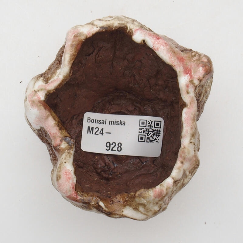 Ceramic shell 6 x 5 x 6 cm, color red and white