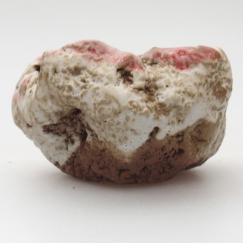 Ceramic shell 6 x 6 x 4 cm, color red and white