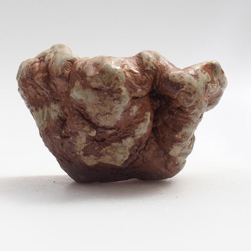 Ceramic Shell 6 x 6 x 5 cm, green-brown color