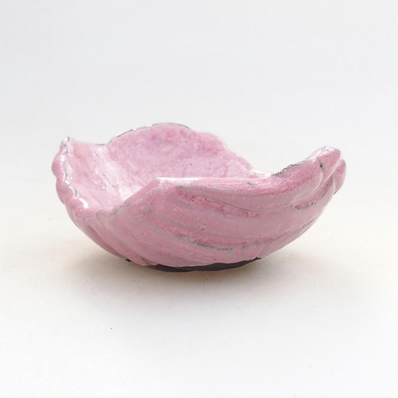 Ceramic shell 7.5 x 6.5 x 3.5 cm, color pink