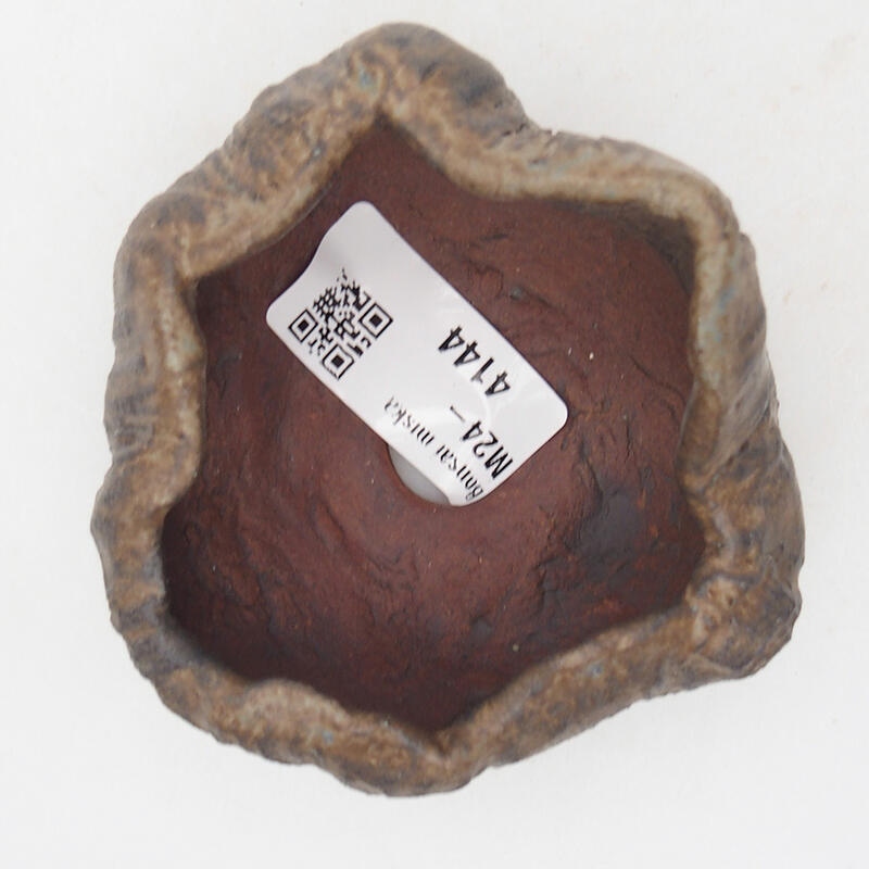 Ceramic shell 7,5 x 7,5 x 5,5 cm , colour brown