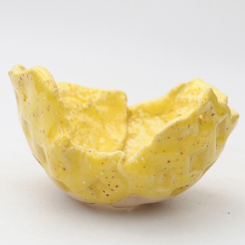 Ceramic Shell 7.5 x 7 x 4 cm, color yellow