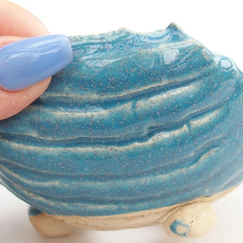 Ceramic shell 8.5 x 7.5 x 6 cm, color blue