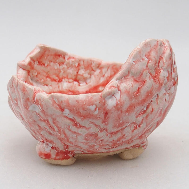 Ceramic Shell 8.5 x 8.5 x 6.5 cm, color white-red