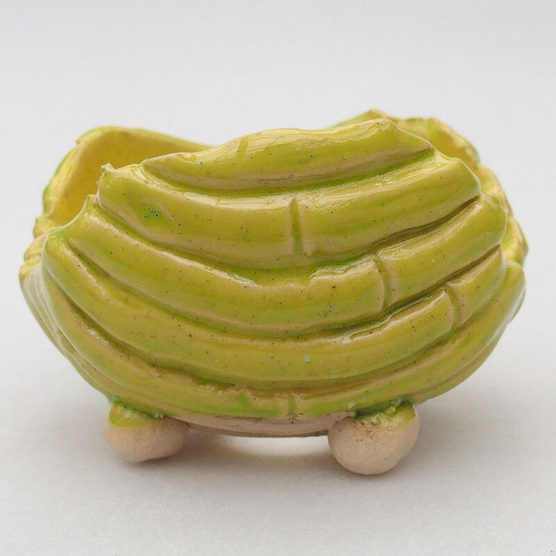 Ceramic shell 8.5 x 8.5 x 6 cm, color yellow-green