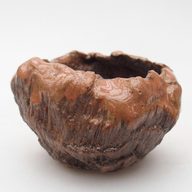 Ceramic shell 8 x 7,5 x 5 cm , colour brown