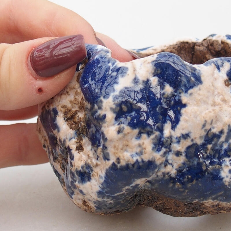 Ceramic shell 8 x 7,5 x 6 cm , colour blue