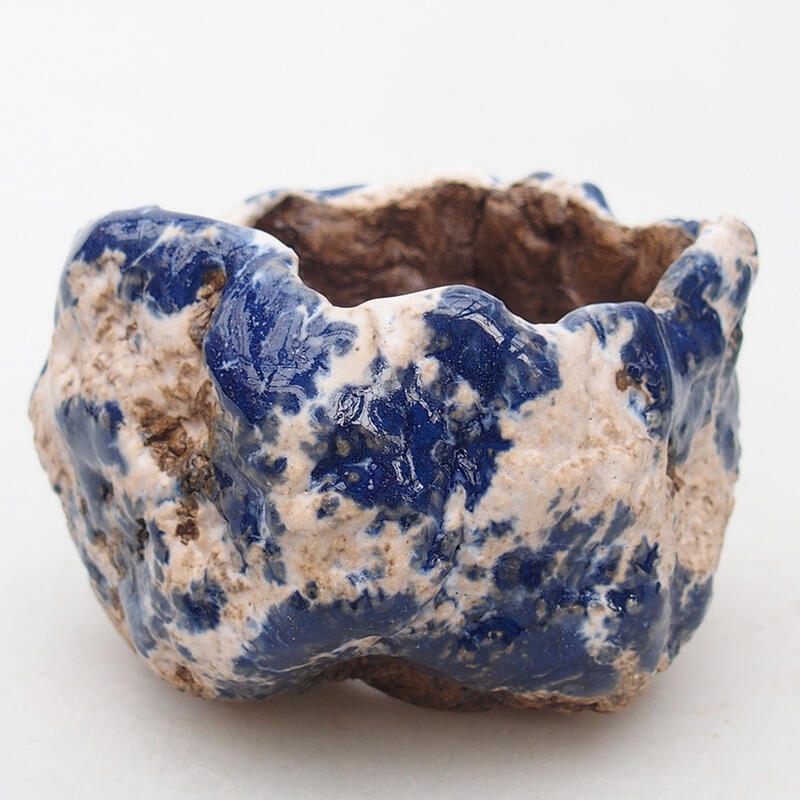 Ceramic shell 8 x 7,5 x 6 cm , colour blue