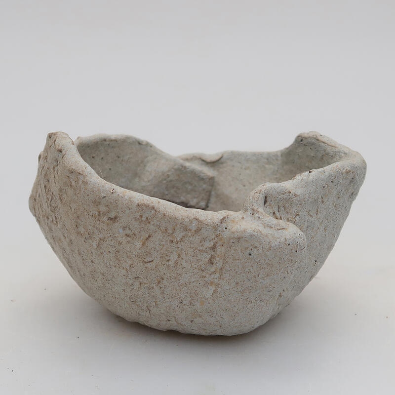 Ceramic shell 8 x 8 x 5 cm, color gray