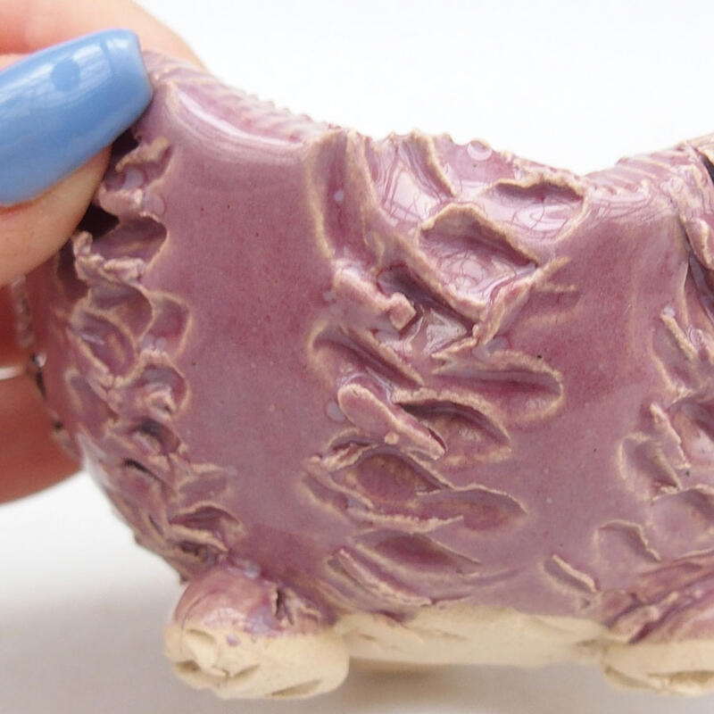 Ceramic shell 9.5 x 9 x 6 cm, color purple