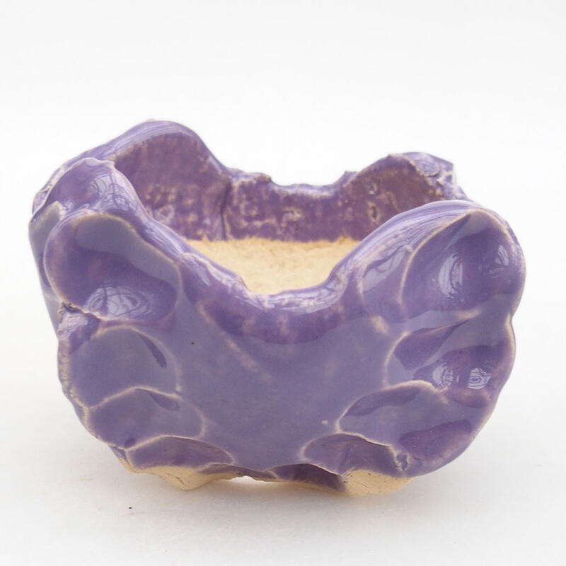 Ceramic shell 9 x 8 x 6 cm, color purple