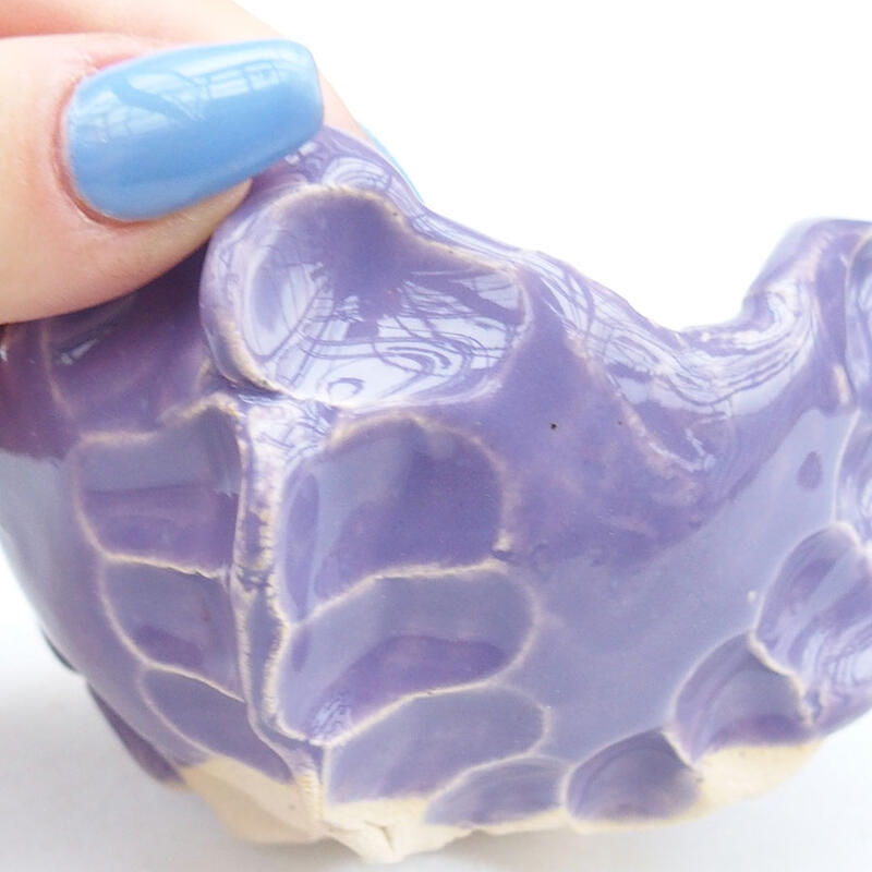 Ceramic shell 9 x 8 x 6 cm, color purple