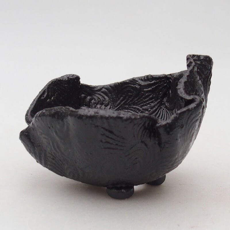 Ceramic shell 9 x 9 x 7 cm, color black