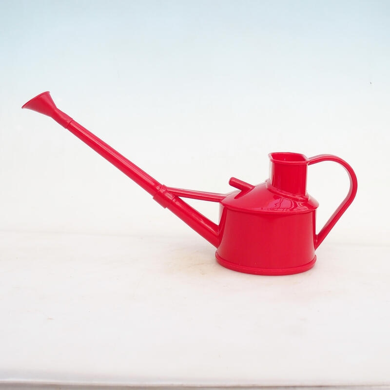 Plastic watering can 0.9 liter